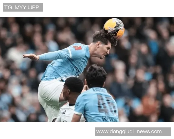 曼联大胜多特蒙德四球狂潮乌龙球引发争议判罚全场沸腾 曼联大胜多特蒙德四球狂潮乌龙球引发争议判罚全场沸腾