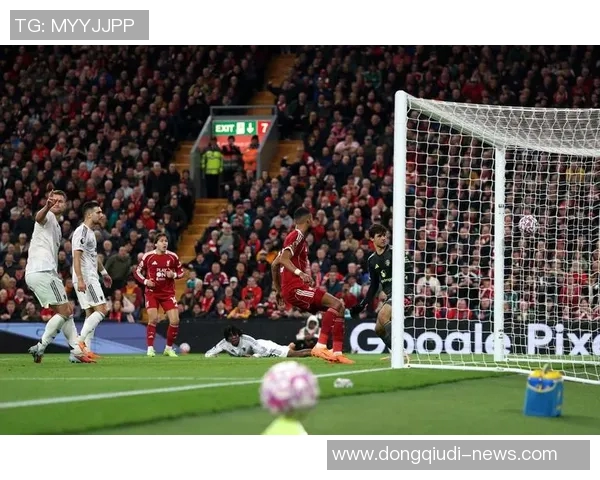 英超经典战役曼联逆转波尔图上演惊天大逆转引发全场狂欢